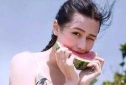 娱乐吃瓜酱头像女生图片,揭秘网红头像背后的时尚魅力