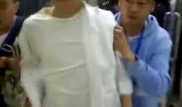 网友爆料公务员被抓视频,公务员涉嫌违法被抓现场视频曝光